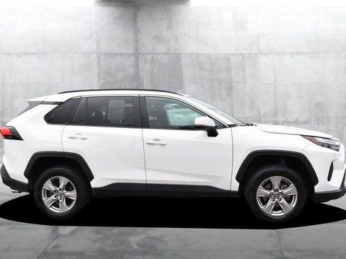 Used 2025 Toyota RAV4 XLE image 5