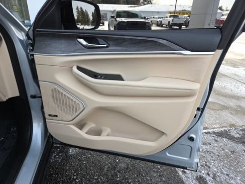 Used 2021 Jeep Grand Cherokee L Limited w/ Luxury Tech Group II image 52