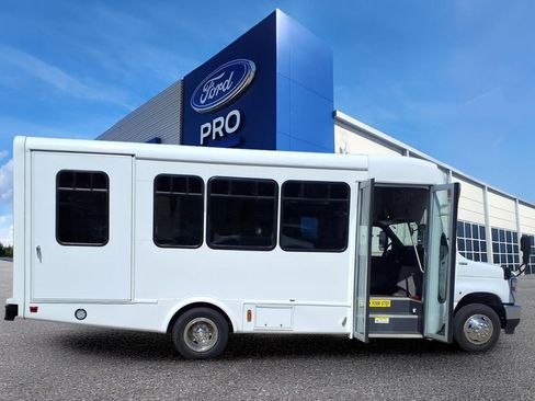 Used 2025 Ford E-450 and Econoline 450 Super Duty w/ Shuttle Bus Prep Package image 27