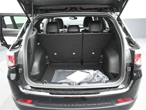 New 2026 Jeep Compass Limited w/ Mopar Graphics Package image 19