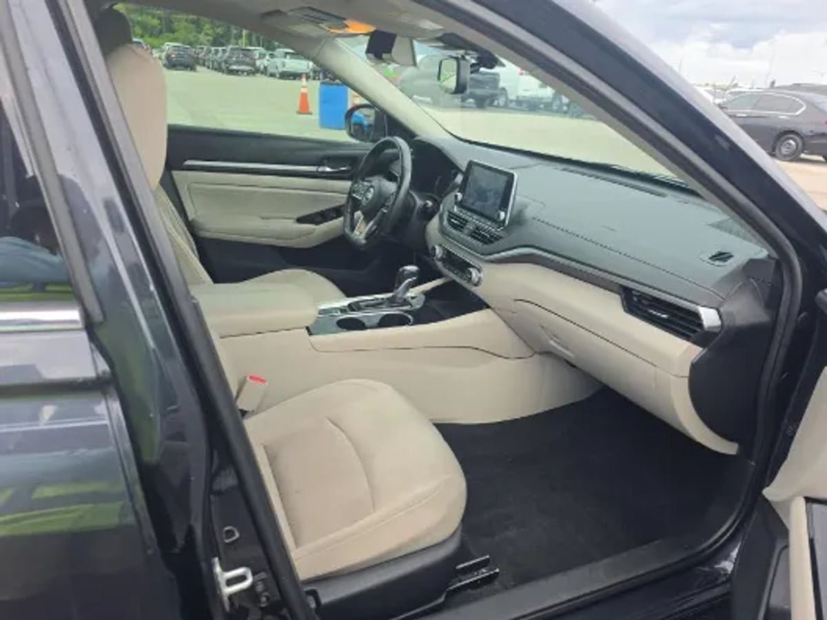 Used 2020 Nissan Altima 2.5 SV FWD image 8