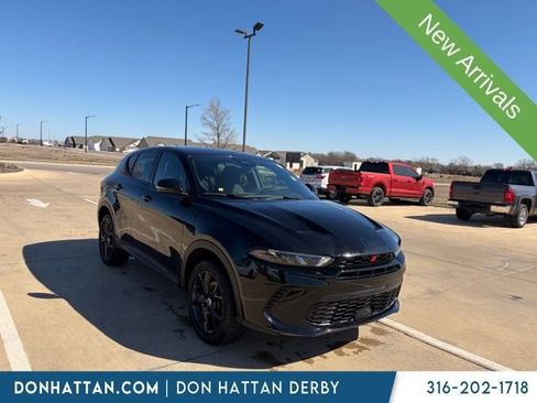 Used 2023 Dodge Hornet GT w/ GT Blacktop Package image 2