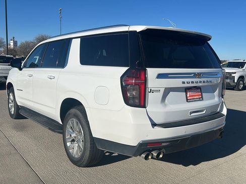 Used 2024 Chevrolet Suburban Premier image 10