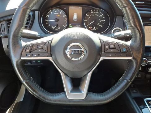 Used 2019 Nissan Rogue SV w/ Premium Package AWD/4WD image 20