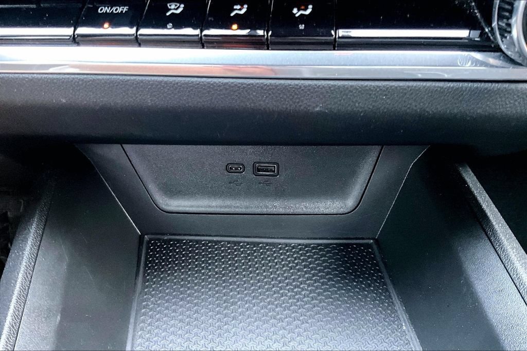 Used 2025 Chevrolet Equinox LT FWD image 16