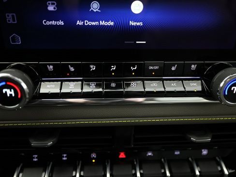 Used 2026 Chevrolet Colorado ZR2 w/ ZR2 Bison Edition image 26