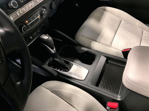 Used 2025 Nissan Frontier SV image 20