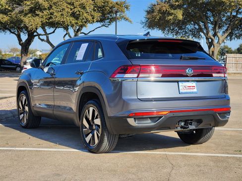 Used 2025 Volkswagen Atlas Cross Sport SE image 4
