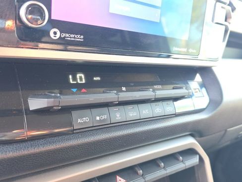 Used 2022 Toyota Tundra SR5 w/ SR5 Convenience Package image 31