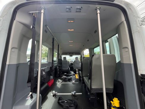 Used 2019 Ford Transit 350 XL image 29