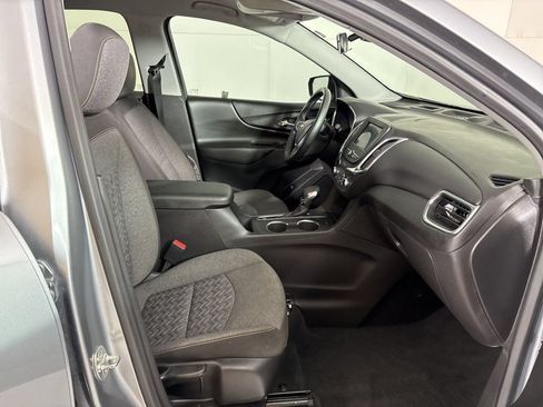 Used 2024 Chevrolet Equinox LT FWD image 18