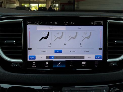 Used 2025 Chrysler Pacifica Select FWD image 34