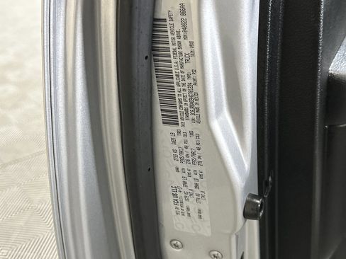 Used 2017 RAM 1500 Express image 48