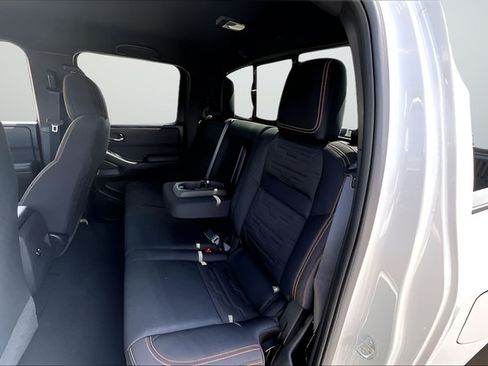 Certified 2025 Nissan Frontier PRO-4X AWD/4WD image 19