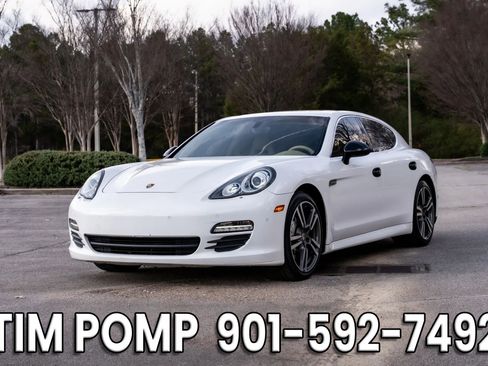 Used 2011 Porsche Panamera S image 2