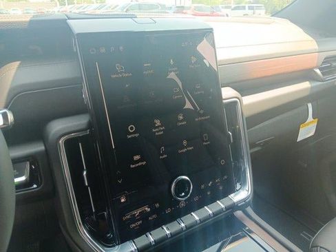 New 2026 GMC Yukon Denali w/ Advanced Technology Package AWD/4WD image 10