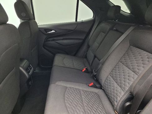 Used 2018 Chevrolet Equinox LT image 18