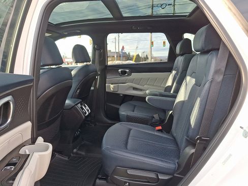 Used 2023 Kia Sorento SX Prestige image 10