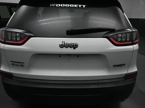 Used 2019 Jeep Cherokee Latitude w/ Popular Appearance Group AWD/4WD image 10