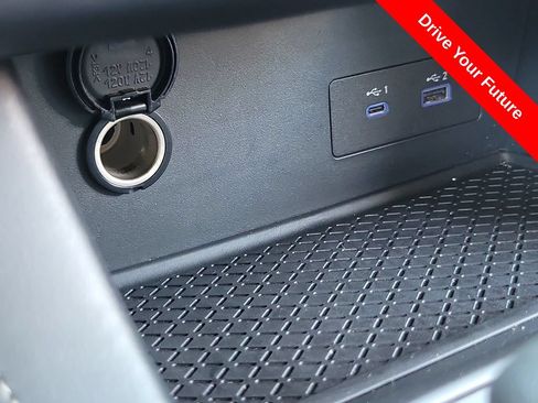 Used 2025 Nissan Pathfinder S FWD image 12