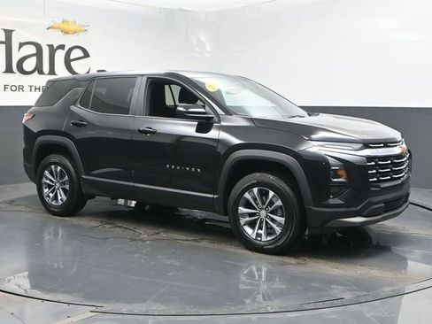 Used 2025 Chevrolet Equinox LT image 6