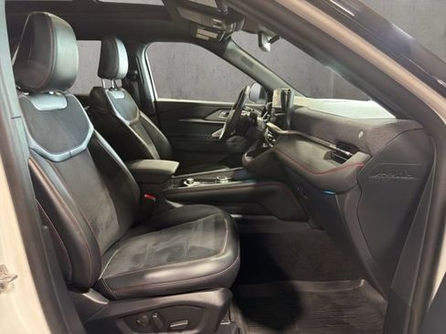 Certified 2025 Ford Explorer ST AWD/4WD image 21