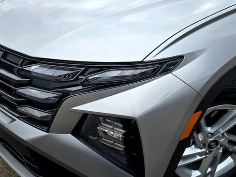 Used 2025 Hyundai Tucson SE image 24