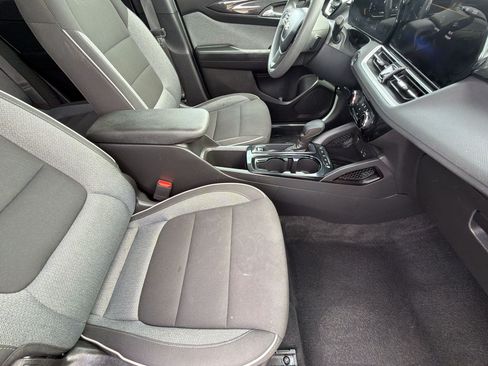 Used 2025 Chevrolet TrailBlazer LT FWD image 23