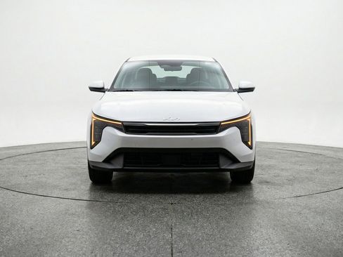 Used 2025 Kia K4 FWD image 2