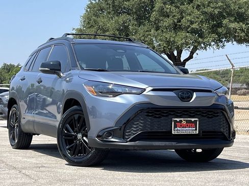 Used 2024 Toyota Corolla Cross AWD Hybrid image 2