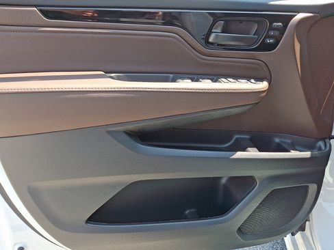 Certified 2025 Honda Odyssey Touring image 13