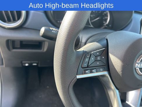 Used 2025 Nissan Versa SV image 8