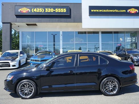 Used 2017 Volkswagen Jetta S w/ Jetta S Cold Weather Package image 2