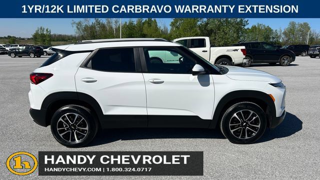 Used 2025 Chevrolet TrailBlazer LT AWD/4WD image 2