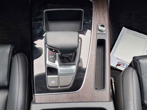 Used 2024 Audi Q5 2.0T Premium w/ Convenience Package image 29