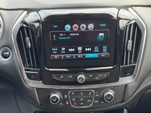 Used 2018 Chevrolet Traverse LT FWD image 21