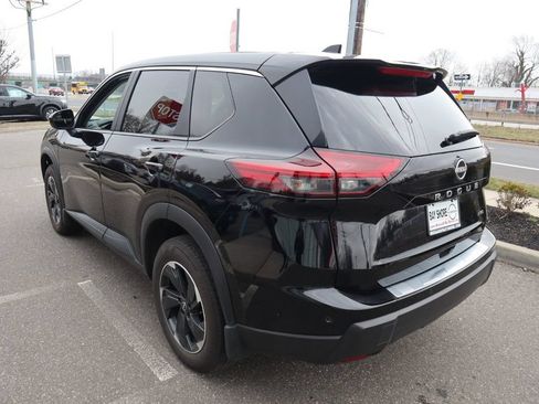 Certified 2025 Nissan Rogue SV AWD/4WD image 8