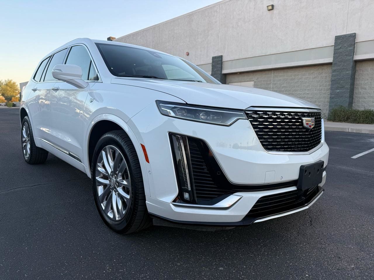 Used 2023 Cadillac XT6 Premium Luxury w/ Technology Package AWD/4WD image 1