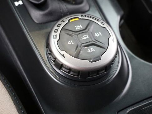 Used 2024 Ford Bronco Wildtrak image 28