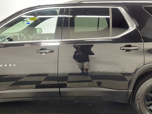 Used 2023 Chevrolet Traverse LT FWD image 13