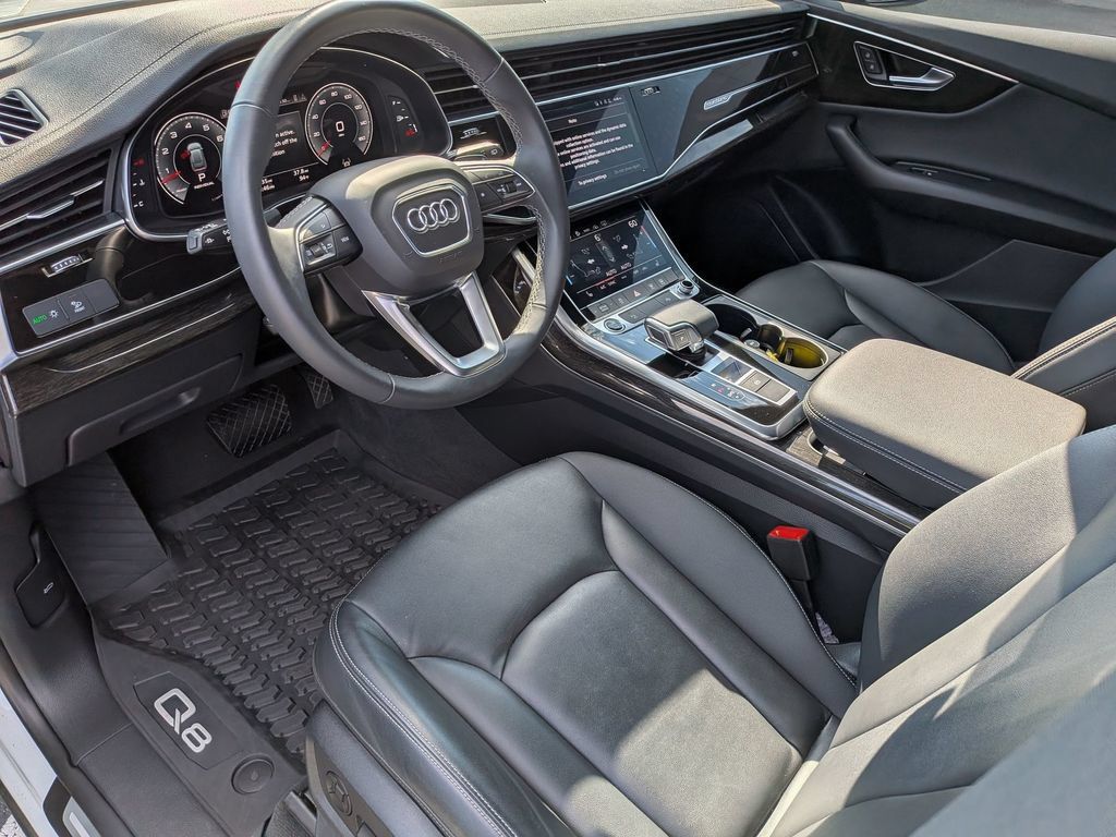 Used 2024 Audi Q8 Premium AWD/4WD image 10