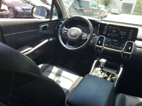 Used 2021 Kia Sorento EX FWD image 16