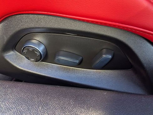 Used 2022 Chevrolet Corvette Stingray w/ Z51 Performance Package image 19