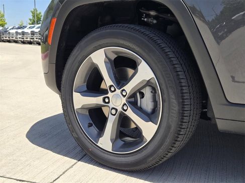 New 2025 Jeep Grand Cherokee Limited image 7