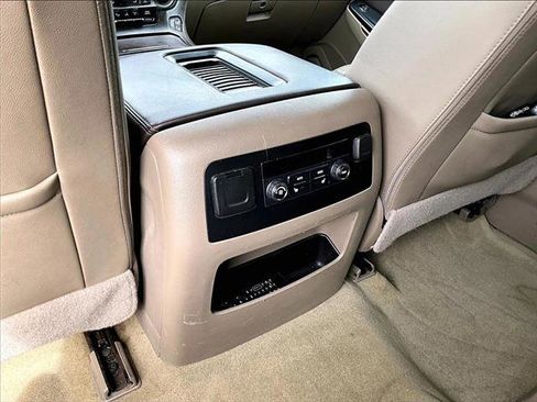 Used 2017 Chevrolet Suburban Premier AWD/4WD image 22