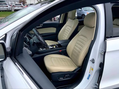 Used 2017 Ford Edge SEL w/ Equipment Group 201A image 8