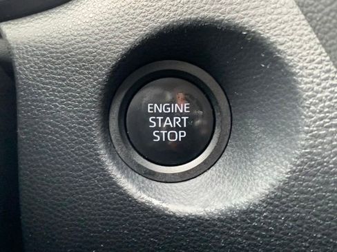 Used 2024 Toyota Corolla Cross XLE FWD image 18