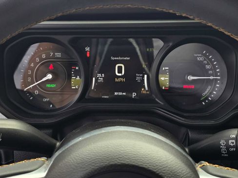 Used 2024 Jeep Wrangler Unlimited Sahara AWD/4WD image 27