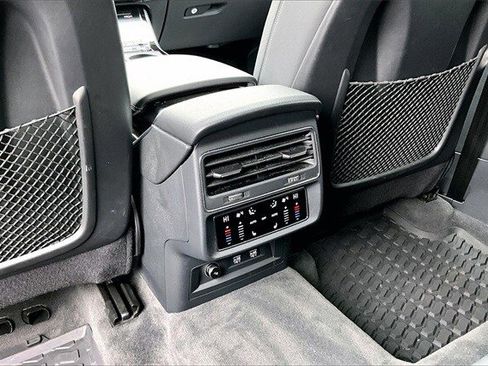 Used 2019 Audi Q8 Premium Plus w/ Premium Plus image 13
