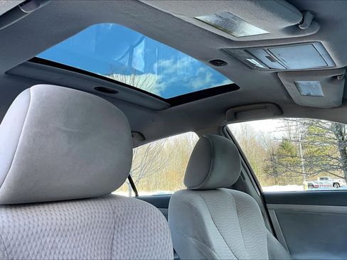 Used 2011 Toyota Camry LE image 13